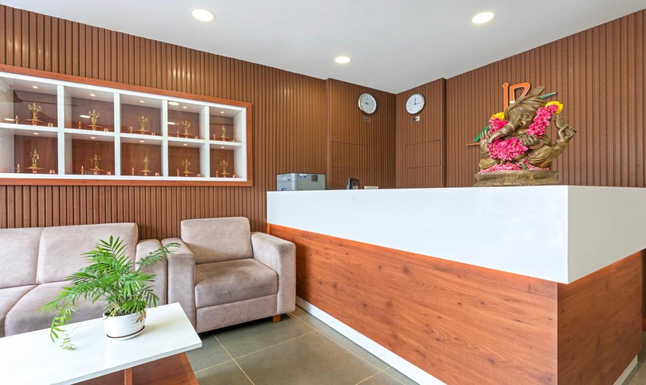 Treebo Jp Residency Hotel Thiruvananthapuram Buitenkant foto